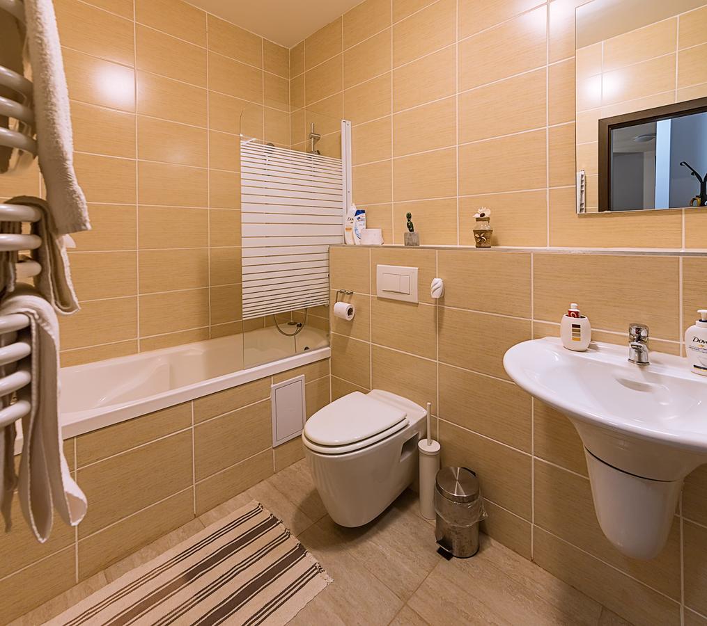Tampa Gardens - Mountain View Apartment Brasov Luaran gambar