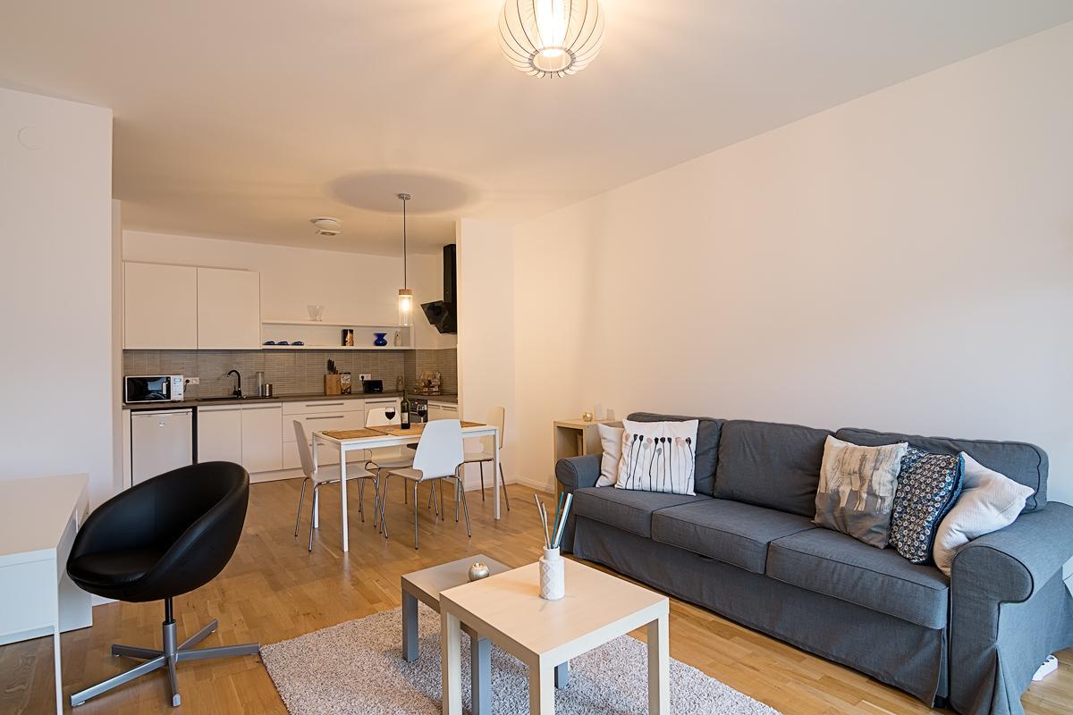 Tampa Gardens - Mountain View Apartment Brasov Luaran gambar